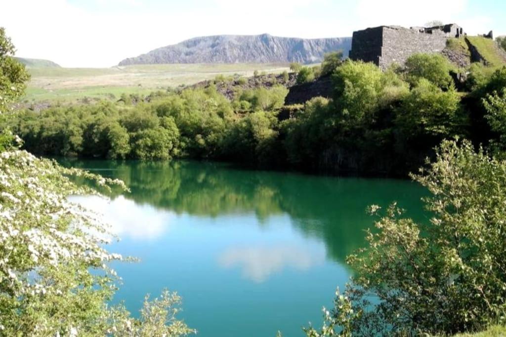 Welsh Holiday Home Sleeps 5 Close To Beaches & Mountains Nantlle Εξωτερικό φωτογραφία